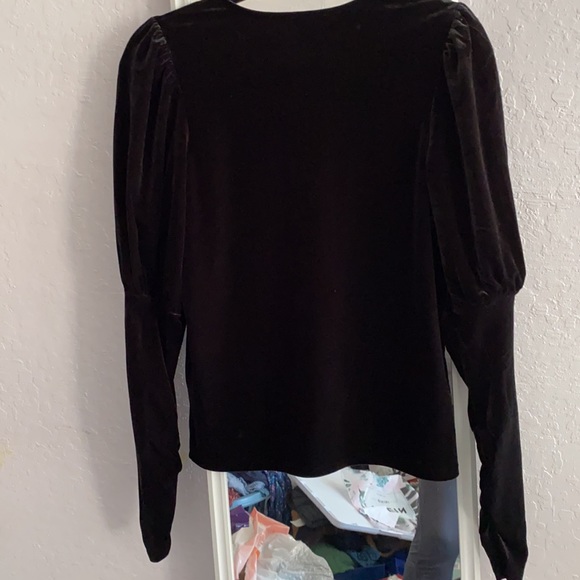 Express Black Velvet Balloon Ruched Sleeve Top. Small. V-neck. - Picture 6 of 7